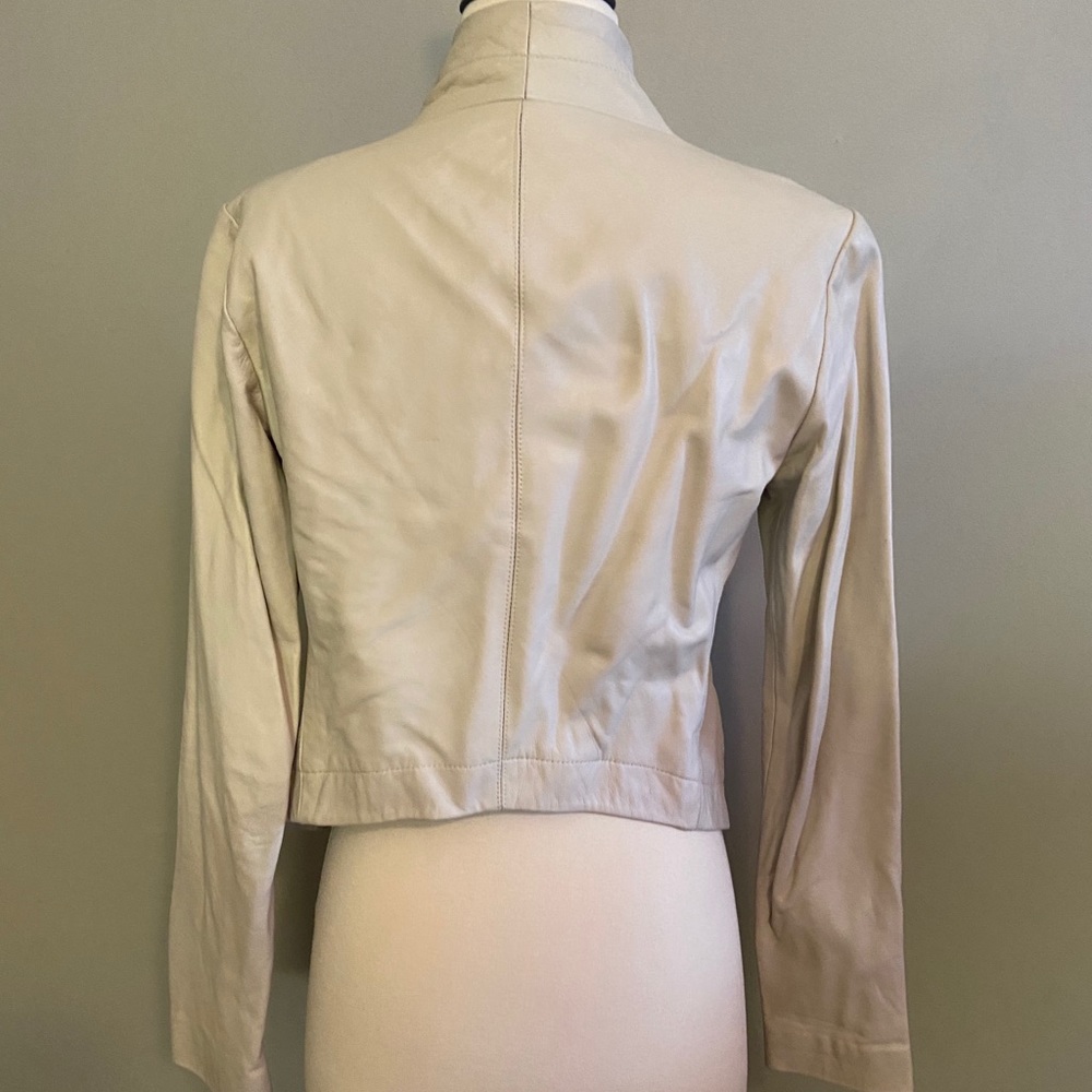 Leather jacket - Picture 6 of 8